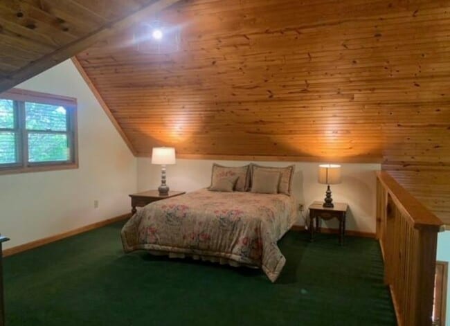 Photo - 559 Chalet Village Dr