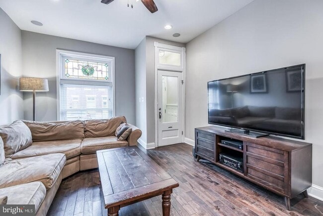 Photo - 3611 Hudson St