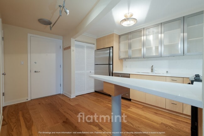 Photo - 732 11th Ave E