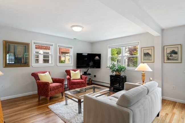 Photo - 45 Magoun St