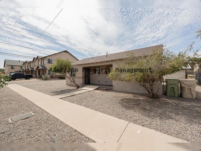 Building Photo - 5521 W Palmaire Ave Rental