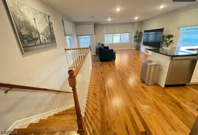 Photo - 201 Schuyler Ave