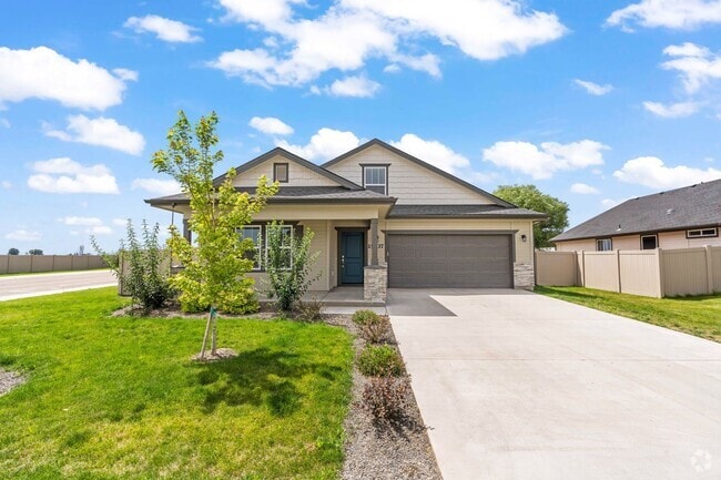 Building Photo - 4 Bedroom, 2 Bath Gorgeous Nampa Home on a...