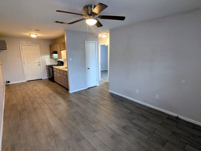 201 W Anderson Ave Unit Anderson B