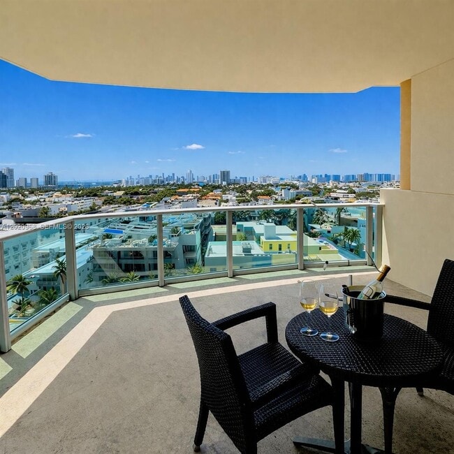 Building Photo - 1455 Ocean Dr Unit 1211