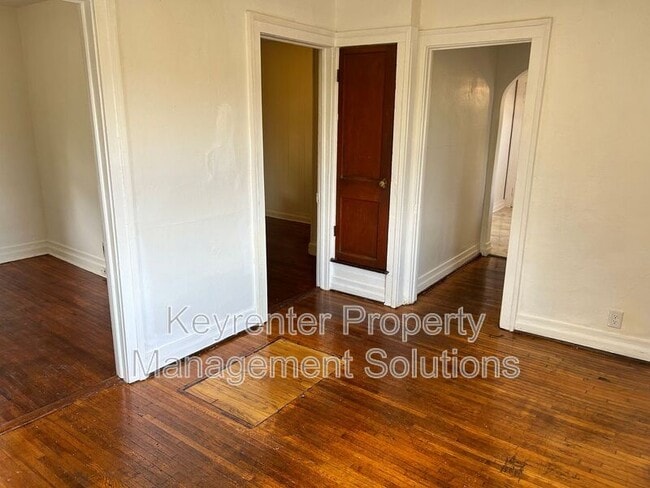 Photo - 1014 Hall St