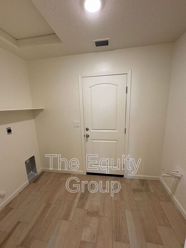 Photo - 2142 E Oak Ave