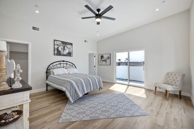 Building Photo - Spacious & Stylish 4BR/3BA Apartment in Imperial Beach! Unit 1