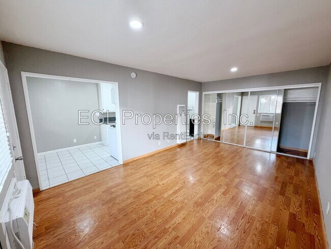 1555 N Bronson Ave Unit 109