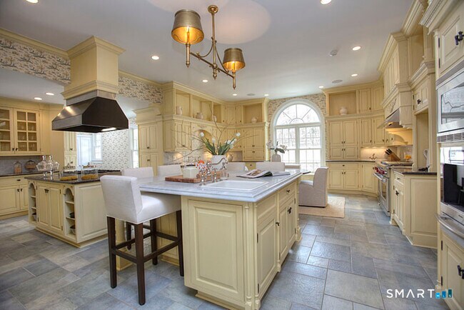 Photo - 637 Valley Rd