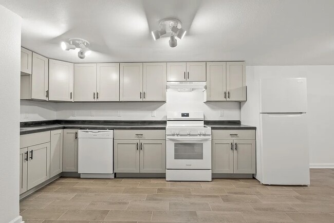 Photo - 8009 University Ave Unidad 8011