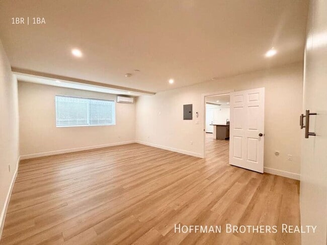 Photo - 6738 Independence Ave Unit 106