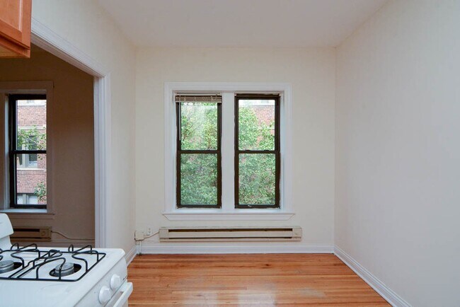 Photo - 3828.5 N Fremont St Unit E4