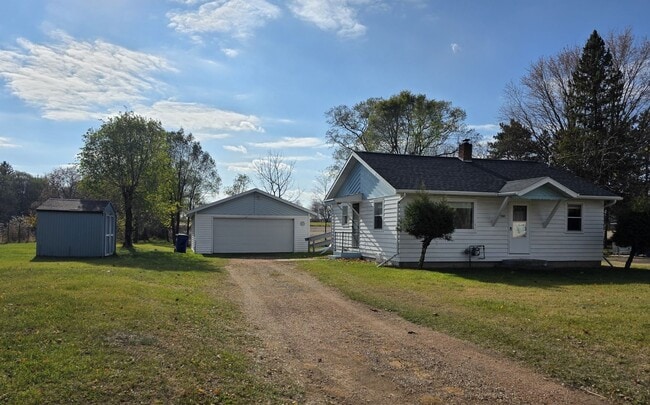 Building Photo - 2 Bedroom Single Family Home in Clintonville