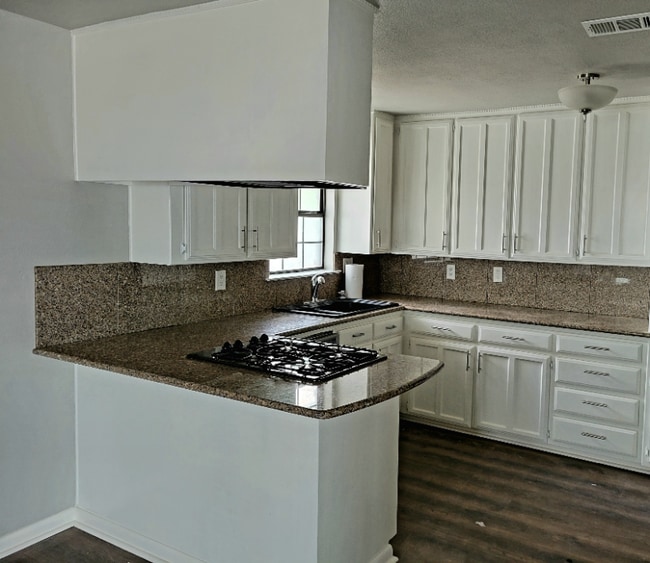 Photo - 4400 Hodgkins Rd