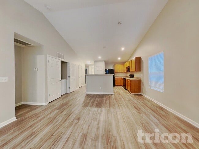 Photo - 304 Kendall Dr