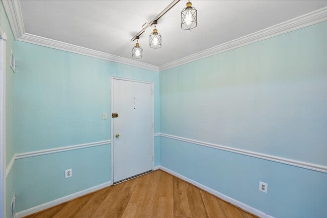 Photo - Bright & Stylish 2BR/1BA Condo in Sought-After Sumner Court in Bethesda