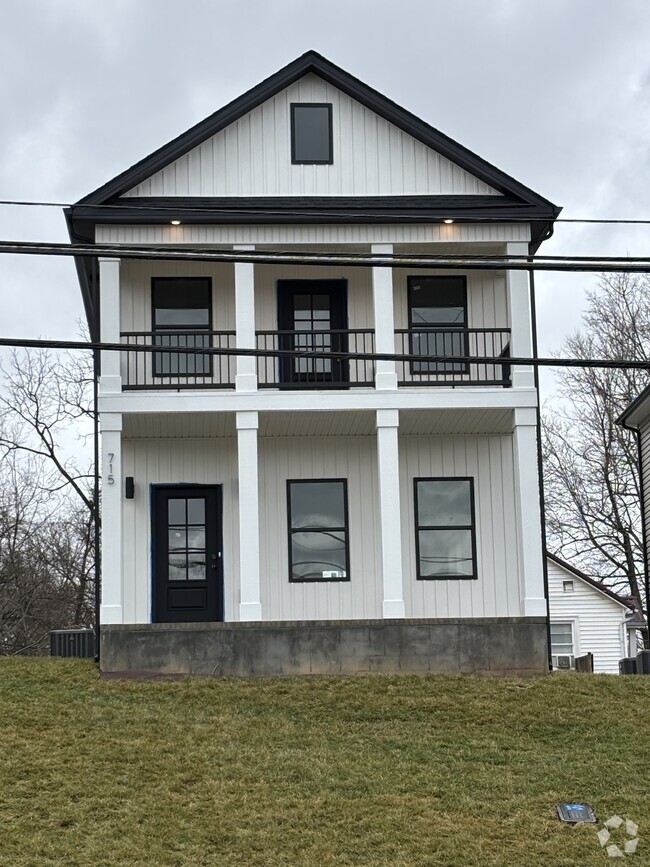 Building Photo - 715 Crossland Ave Rental