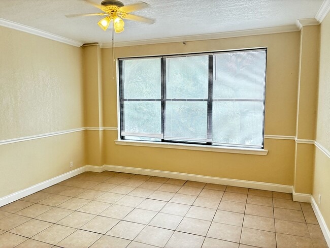 Photo - 311 W Ashley St