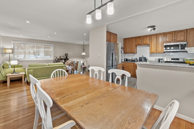 Building Photo - 212 Rollins Ave Unit Main