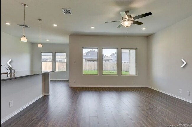 Photo - Room in House on Flatiron Clf