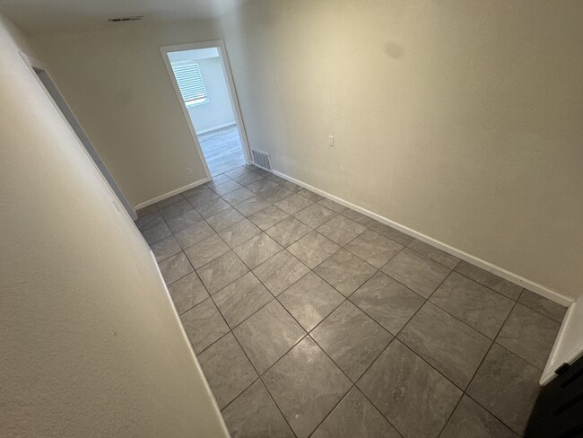 Photo - 1025 Crescent Dr