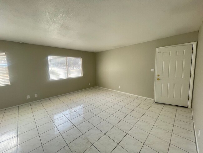 Photo - 4880 Pancho Villa Dr