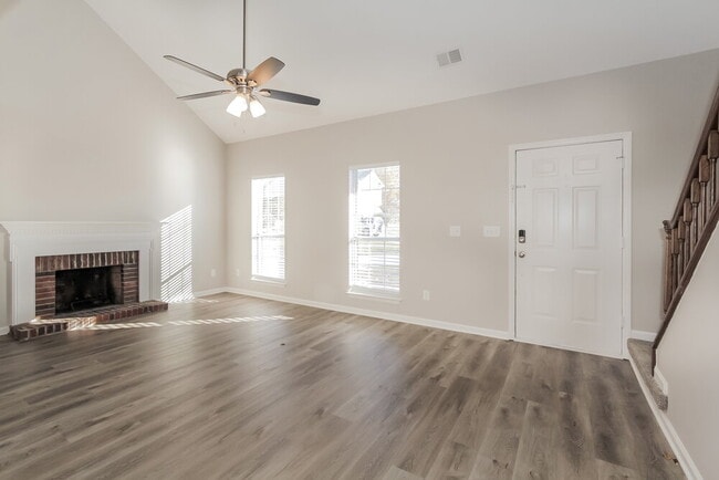 Photo - 5013 Farmview Dr