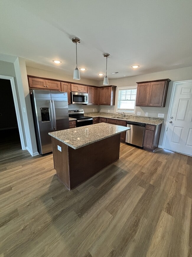 Photo - 107 Berkshire Cir