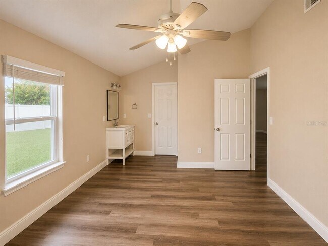 Photo - 326 Colonade Ct