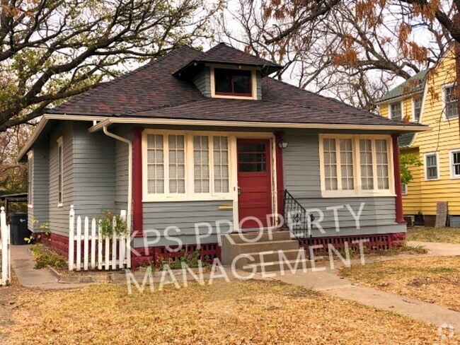 Building Photo - 210 SE 4th St Rental