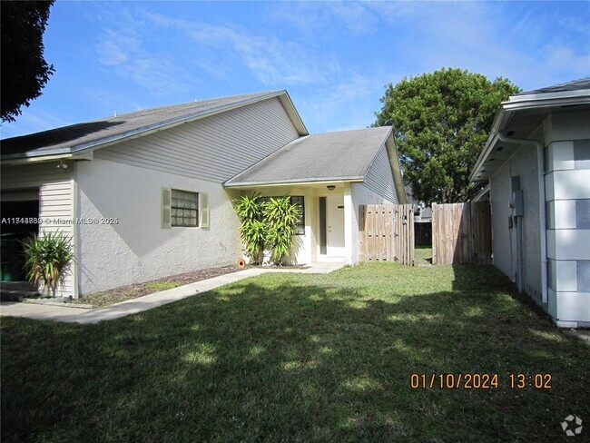 Building Photo - 8311 SW 41st Ct Rental