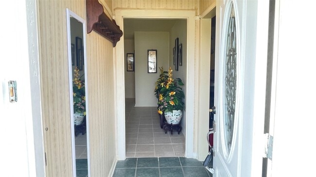 Photo - 17 Manor Way