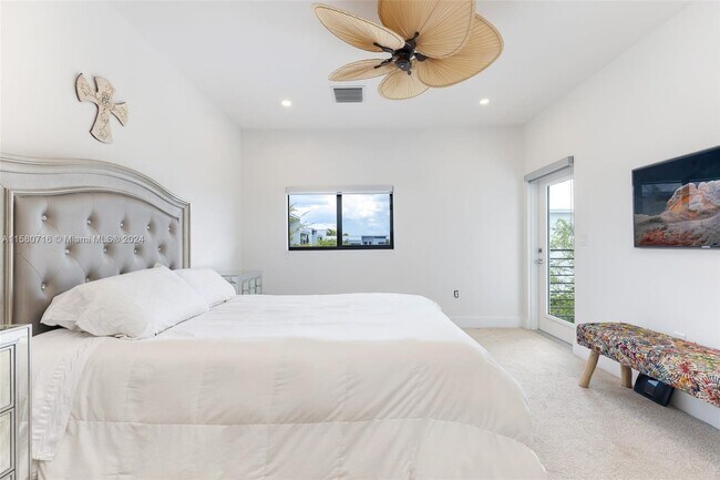 Photo - 812 NW 44th Ter