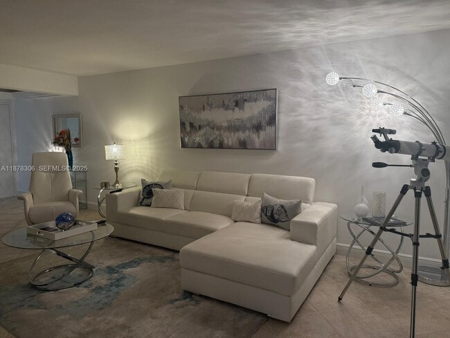 Photo - 3100 N Hwy A1A Unidad 1103