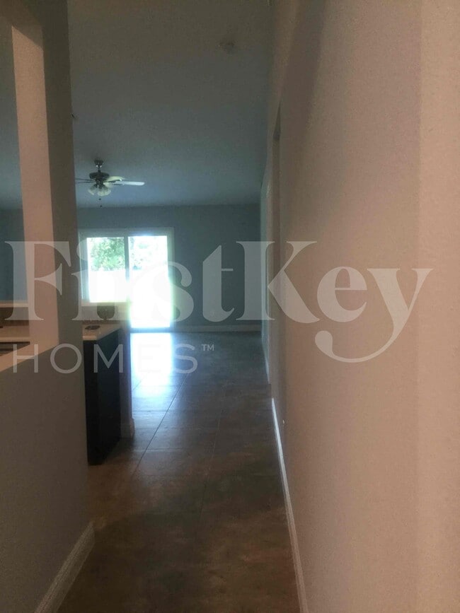 Photo - 328 SW Ridgecrest Dr