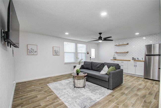 Photo - 1924 Chapman St Unit C