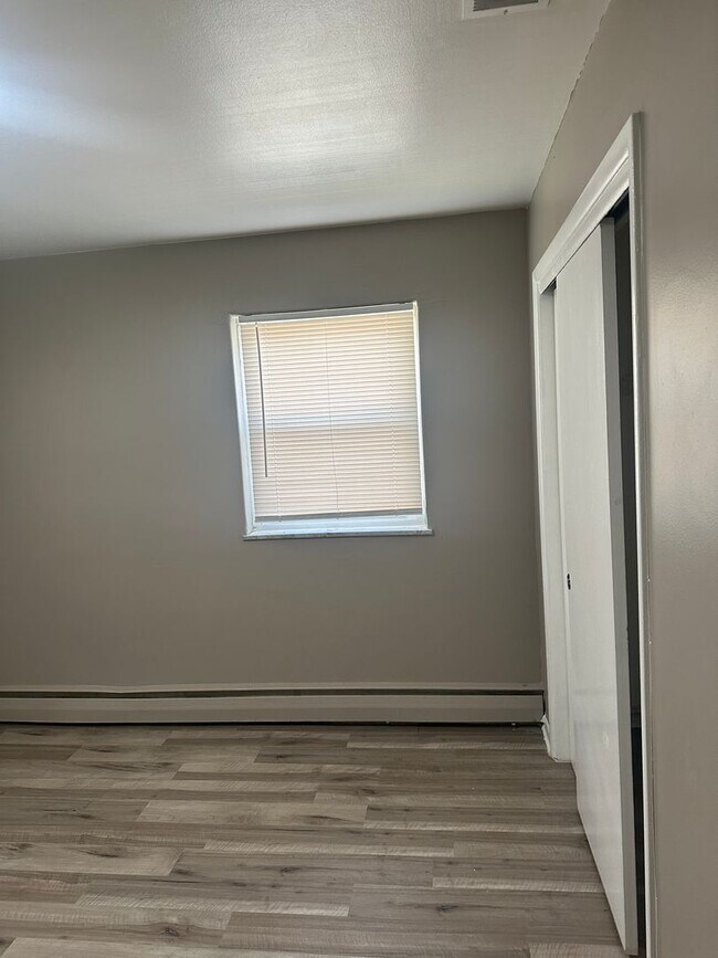 Photo - 5907 Staughton Dr Unidad 5907 Staughton Dr #3
