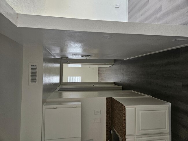 Photo - 1307 E Vista Ave Unit Apt 1