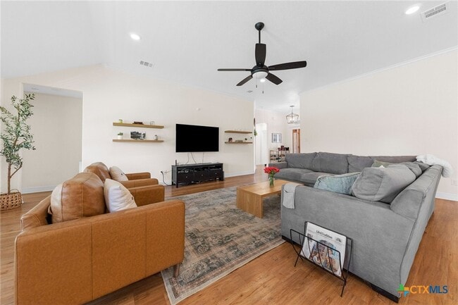 Photo - 209 Slippery Elm Dr