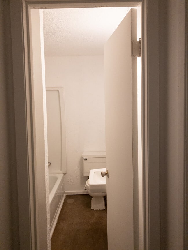 Photo - 306 W Valley Rd Unit D