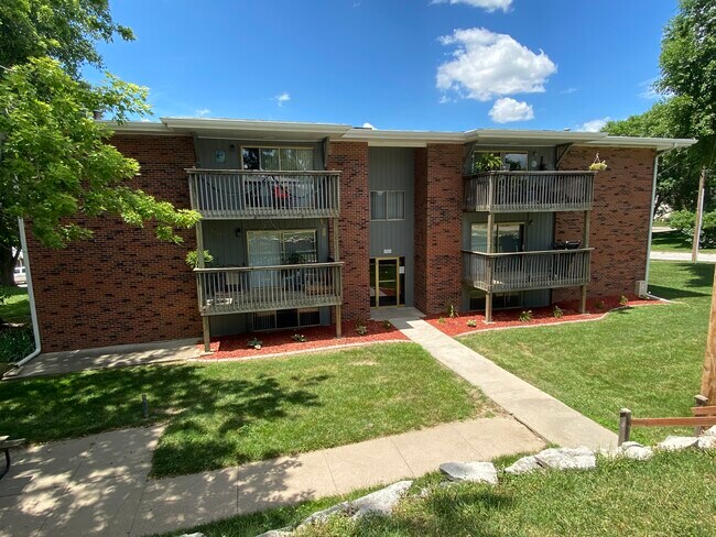 Photo - Crestaire Apartments