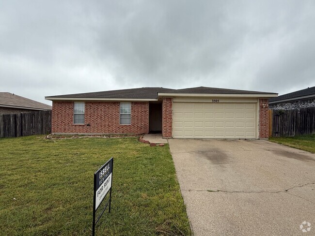Building Photo - COMING SOON! Rental