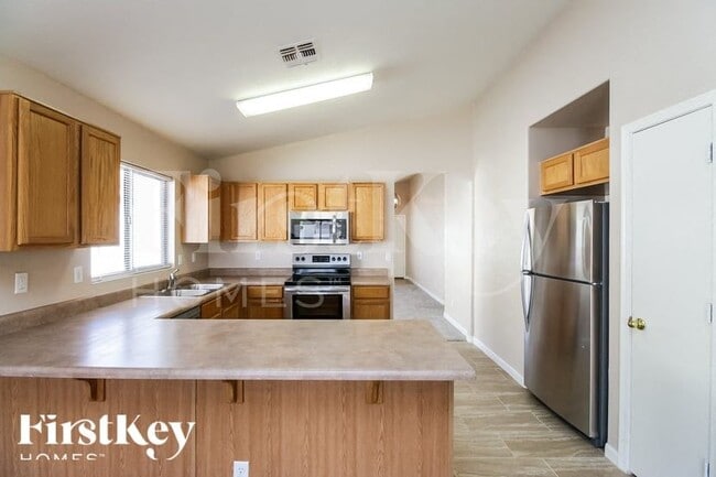 Photo - 930 E Nardini St