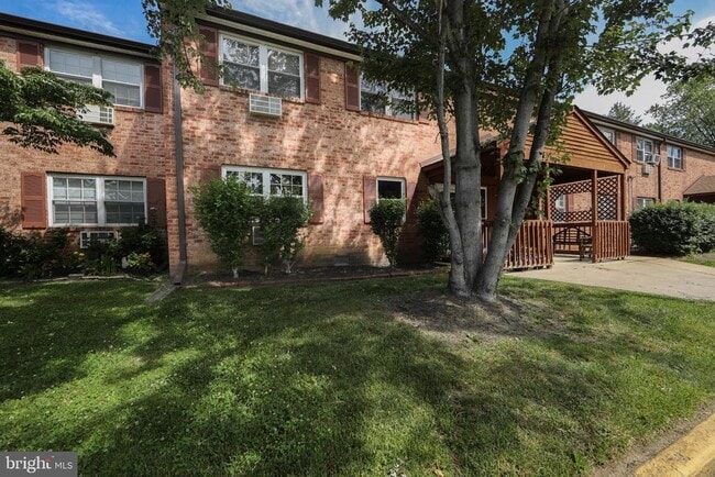 Photo - 1011 Garnet Dr