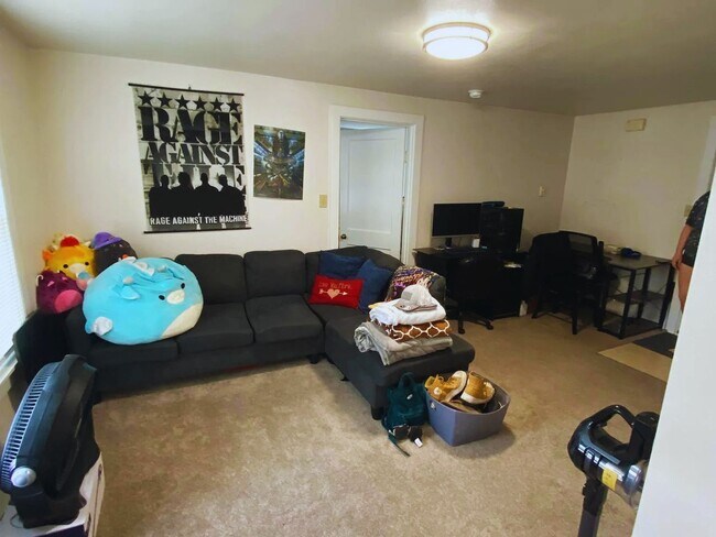 7408 Elmwood Ave Unit 7408 Elmwood Dr #3