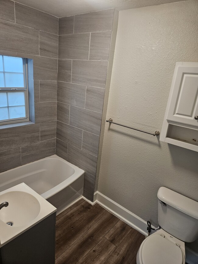 Primary bathroom - 2523 7th Ave N