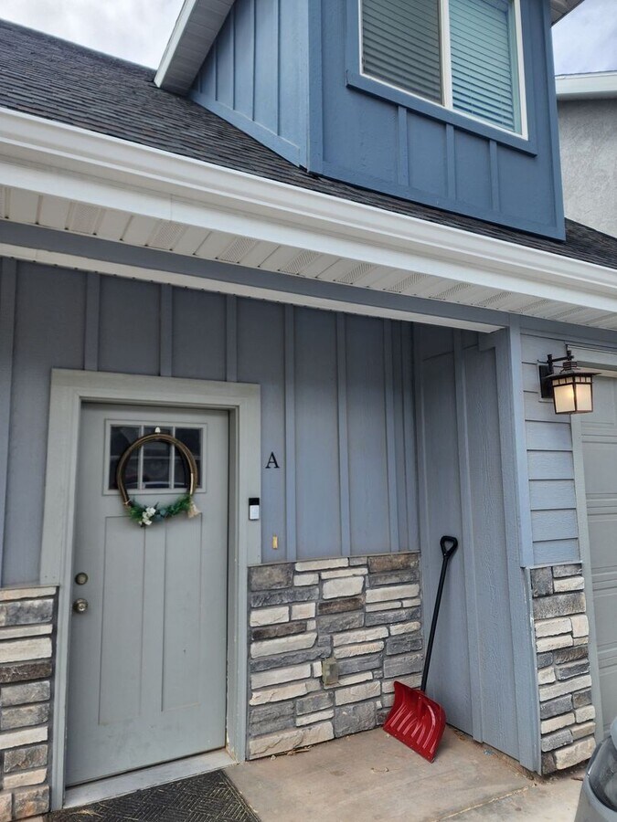 Charming Townhome - Charming Townhome