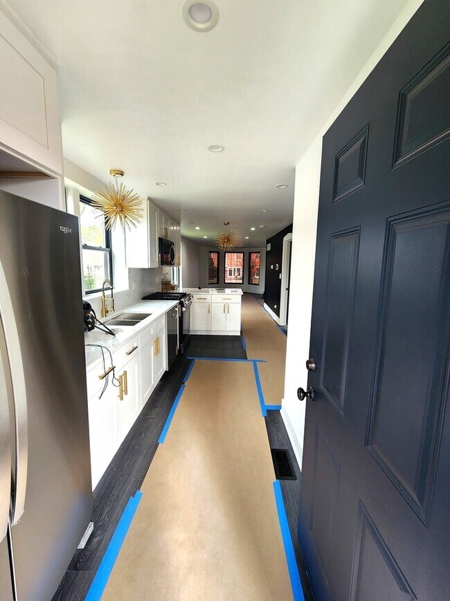 Photo - 243 W Swann St Unit 2