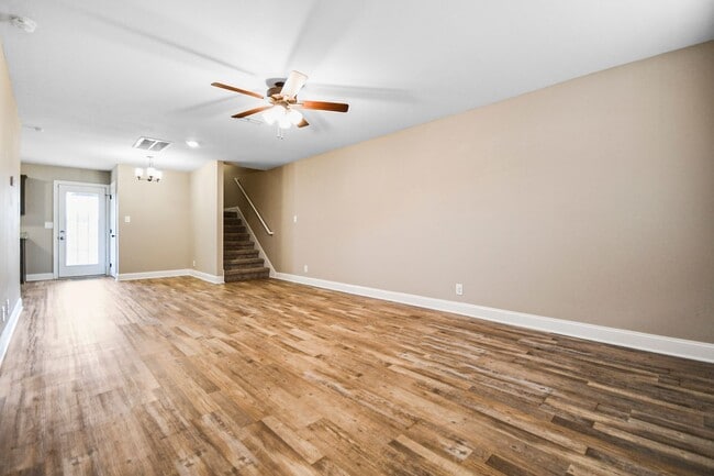 Photo - Pet Friendly Three Bedroom!